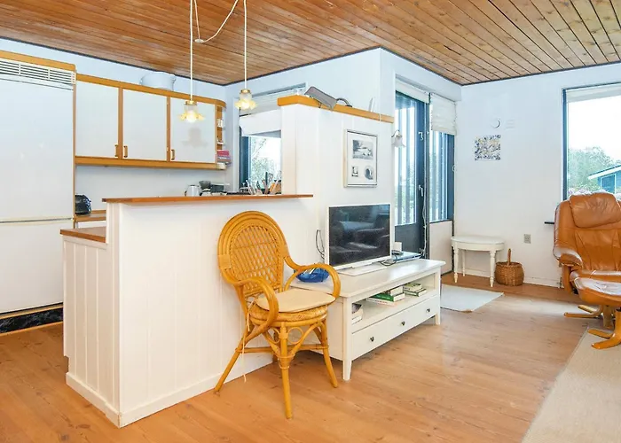8 Person In Struer-by Traum Struer